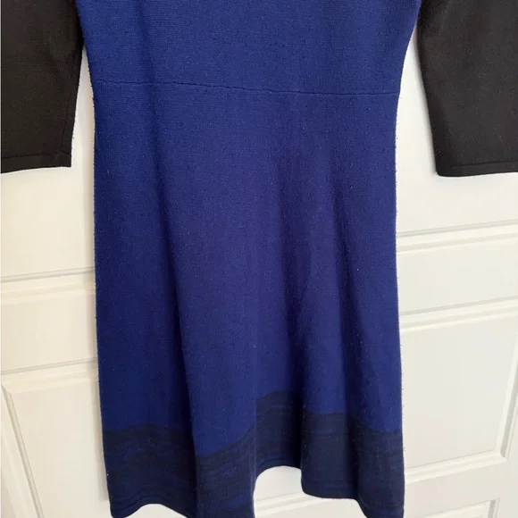 Neiman Marcus Black and Blue size small sweater dress - Picture 4 of 7